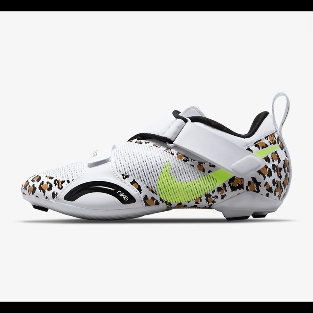 Nike cycling shoes NWT